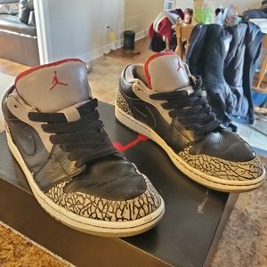 Rare Jordan 1 Phat Low 'Cement Black